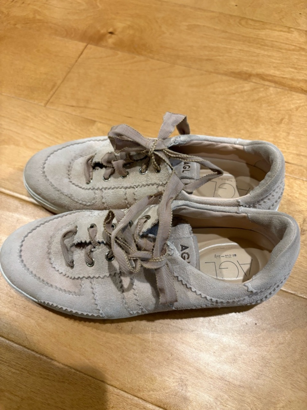 AGL Italy suede tennis shoes beige water resistant sz 39 9 - Picture 3 of 8